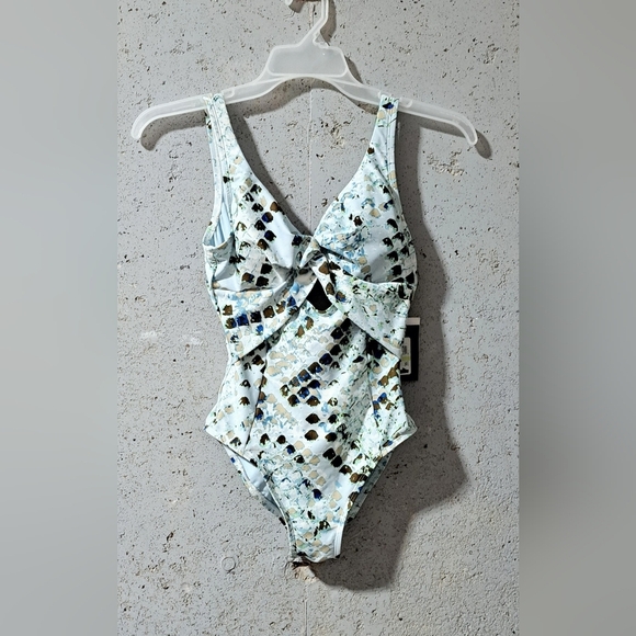 #069 Sz 4 DKNY Women's Multicolor One-Piece Swimsuit - Picture 3 of 10